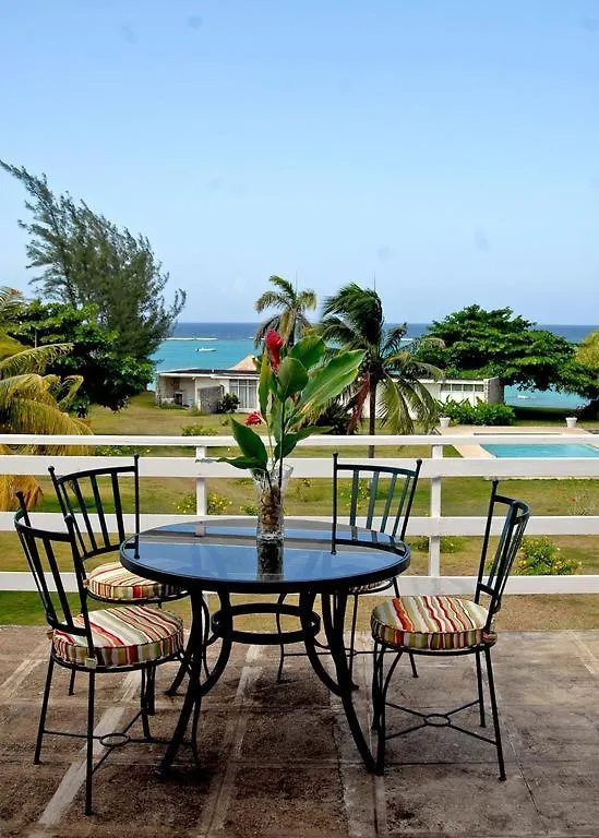 אוצ'ו ריוס Miramar 6 Bedroom On The Beach ג'מייקה