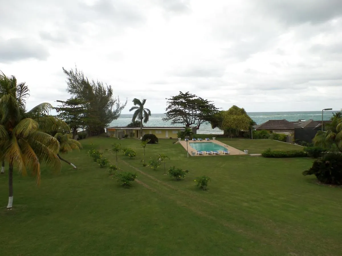 אוצ'ו ריוס Miramar 6 Bedroom On The Beach ג'מייקה