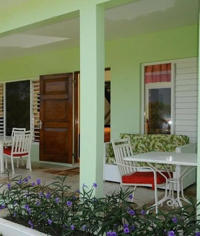 אוצ'ו ריוס Miramar 6 Bedroom On The Beach
