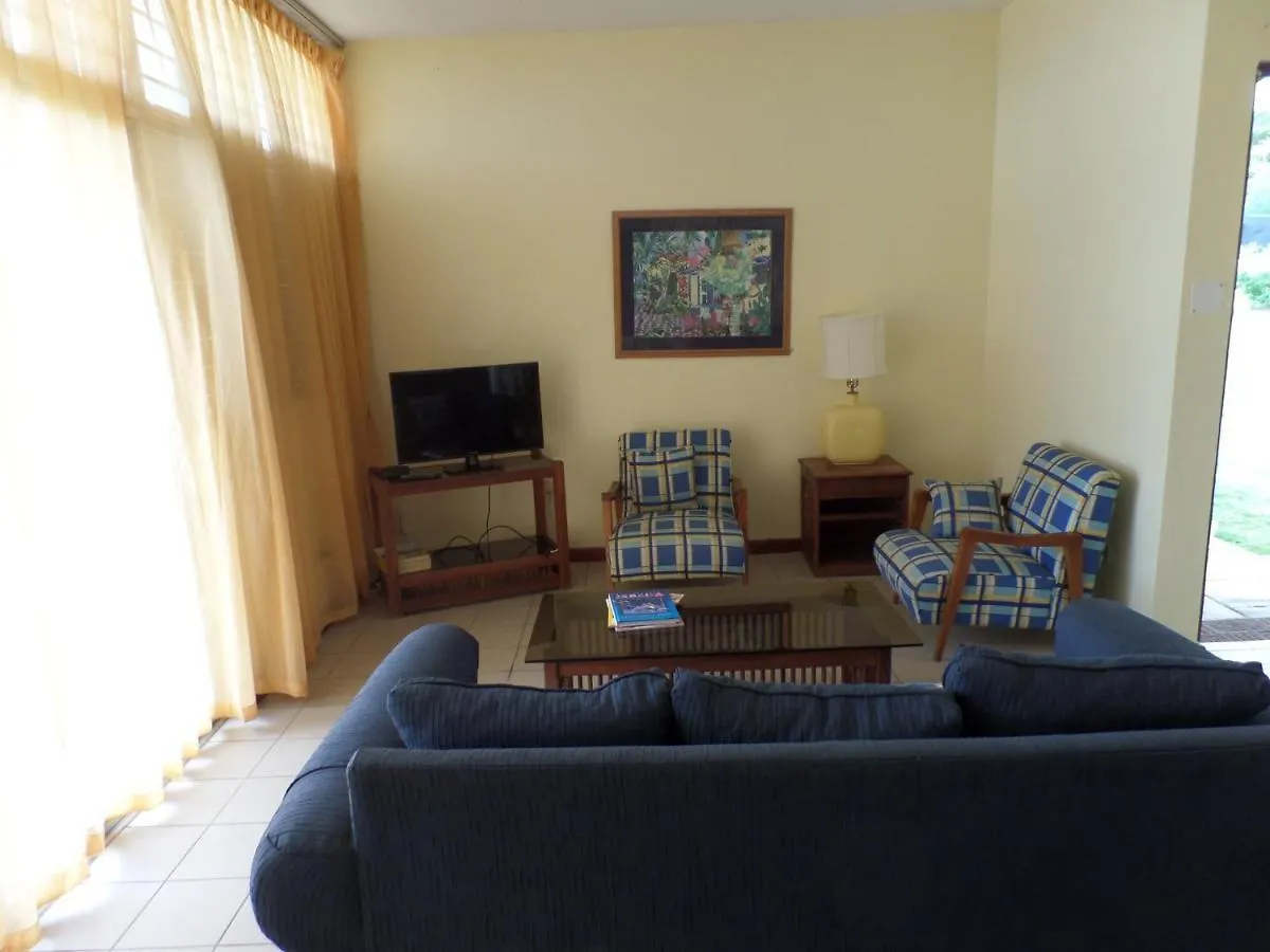 אוצ'ו ריוס Miramar 6 Bedroom On The Beach